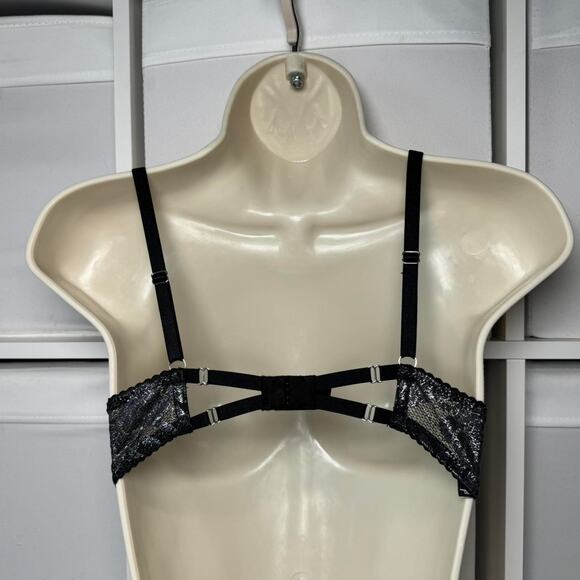 Victoria's Secret Bombshell Plunge Bra NWT - Picture 4 of 5